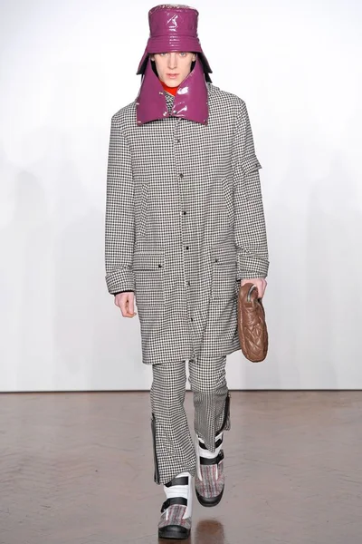 Look 19